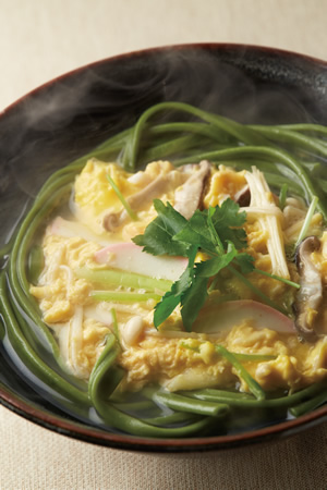 ほうれん草うどんで『木の葉うどん』